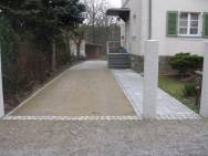 – Sächsiche Wegedecke; Farbton gelb;  Aufbau Frostschutz,- Schottetragschicht, Dynamische Schicht, Deckschicht – Granitkleinpflaster 8/11 Lausitzer Granit GK1;